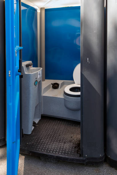 Best Porta potty rental near me  in Greenfield, MO